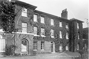 Picture of Berks - Wokingham, Grosvenor House c1920s - N2238