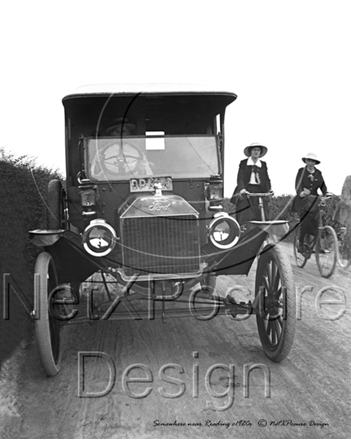 Picture of Berks - Reading, Van & Cyclists c1920s - N674