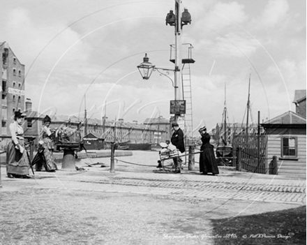 Picture of Glos - Gloucester, Sharpness Docks 1890s - N1780