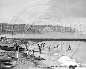 Picture of Isle of Wight - Beach Scene c1930s - N601