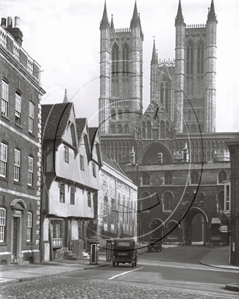 Picture of Lincoln - A charming street in Lincoln c1930s - N043