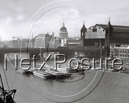 Southwark Cathedral in London c1930s