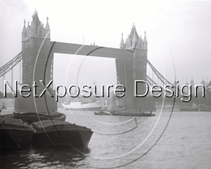 Tower Bridge & Tower of London c1930s