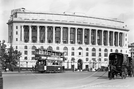 Blackfriars Bridge and Unilever House in London c1930s