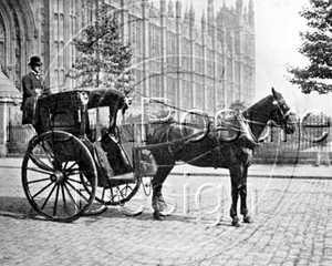 Picture of London - Hansom Cab at the Houses of Parliament - N359