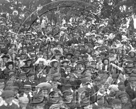 Picture of London Life - Ragged School Outing c1906 - N380