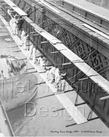 Picture of London - Painting Tower Bridge c1907 - N558