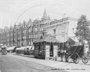 Cab Shelter with a Four Wheeler Cab ranked outside, Brompton Road in London c1900s