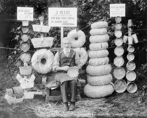 Picture of London, SE - Camberwell, Punnet Maker c1900s - N1889