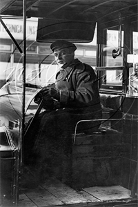 Picture of London Life - Taxicab Driver c1900s - N2142