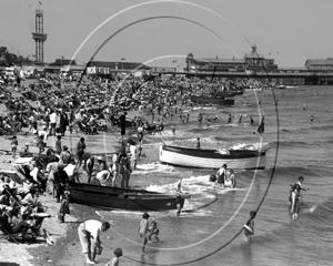 Great Yarmouth Beach in Norfolk c1930s