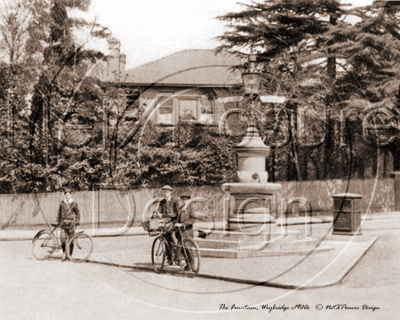 Picture of Surrey - Weybridge, The Fountain c1900s - N611