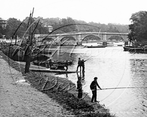Picture of Surrey - Richmond, Bridge c1890s - N1352