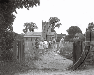 Picture of Worcs - Charismatic photo of Throckmorton c1930s - N094