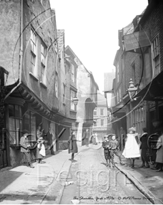 Picture of Yorks - Yorkshire, The Shambles c1900s - N916