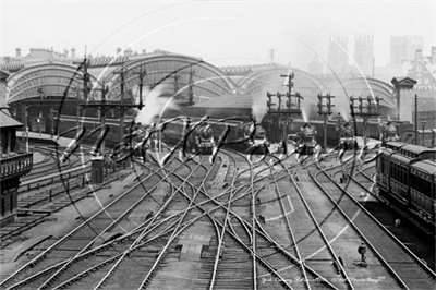 Picture of Yorks - Yorkshire, Railway Station c1900s - N2883