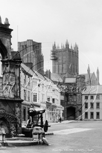 Picture of Somerset - Wells, Market Place, Ancient Cross c1900s - N3126