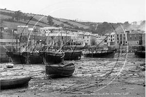 Picture of Cornwall - Mevagissey, Harbour c1930s - N3127