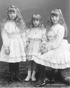 Picture of Misc - Kids, Sisters c1920s - N819