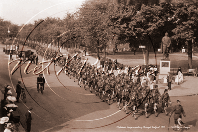 Bunyan Statue, De Pary's Avenue with Marching Soldiers, Bedford in Bedfordshire c1914