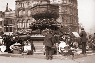 Piccadilly Circus in Central London c1890s