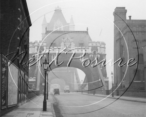 Picture of London - Tower Bridge from the South c1952 - N313