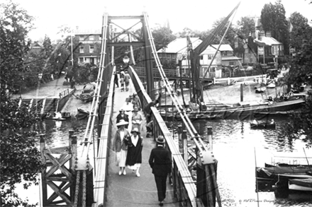 Picture of Middx - Teddington Bridge c1920s - N528