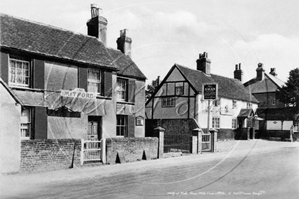 Picture of Berks - Three Mile Cross, Mitford Hall And The Swan Public House c1930s - N3265