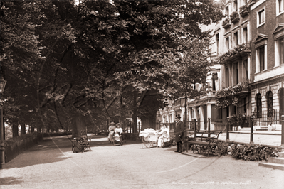 Picture of Surrey - Richmond, The Terrace c1899 - N3330