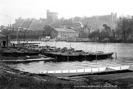 Picture of Berks - Windsor, Windsor Castle from The Thames c1910s - N3389