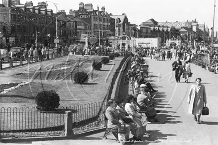 Picture of Lancs - Morecombe, Promenade and Gardens c1954 - N3379