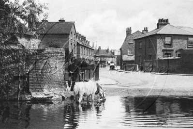 Picture of Middx - Uxbridge, The Lynch c1910s - N3367