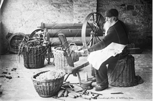 Picture of Yorks - Knaresborough, Manor Mill and Man Spinning a Wheel c1900s - N3420