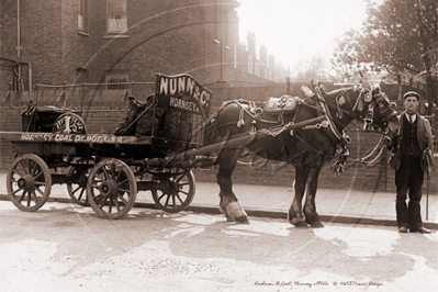 Picture of London Life  - Coal Merchant, Hornsey Coalman c1900s - N3439