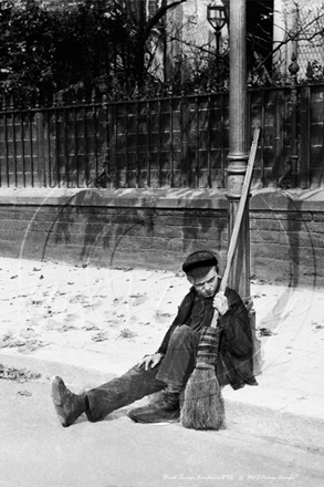 Picture of London Life - Chimney Sweep Boy c1890s - N3438