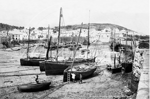 Picture of Cornwall - Mousehole, The Harbour c1880s - N3463