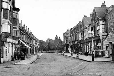 Picture of Surrey - Claygate, The Parade c1910s - N3595