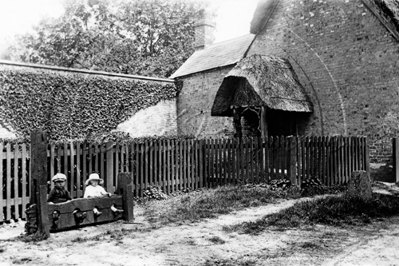 Picture of Berks - Leverton, The Stocks c1900s - N3641