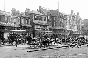 Picture of London, SW - Cromwell Road, Placing Telephones Poles c1900s - N3672