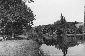 Picture of Berks - Reading, River view at Maple Durham c1890s - N3739