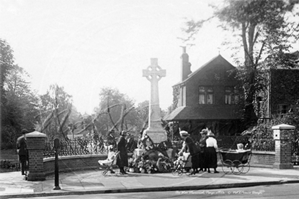 Picture of London, SE - Penge, War Memorial c1910s - N3871