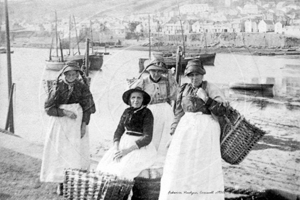 Picture of Cornwall - Newlyn, Fishwives c1900s - N3894