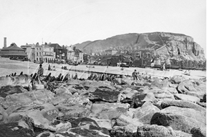 Picture of Sussex - Hastings Beach and Fish Market c1880s - N4016