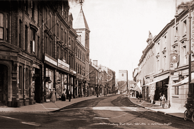 Picture of Devon - Newton Abbot, Courtenay Street c1910s - N4020