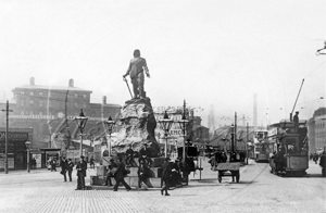 Cromwell Statue, Manchester in Lancashire c1900s