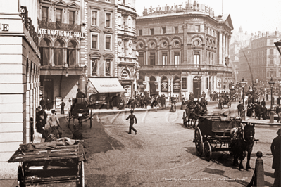 Piccadilly Circus in Central London c1890s