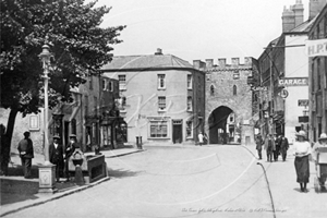 Picture of Wales - Chepstow, The Town Gate c1920s - N837