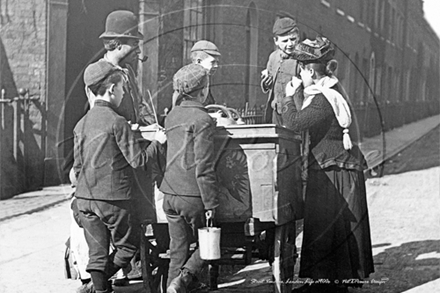 Picture of London Life  - London, Street Vendor c1900s - N4207