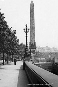 Picture of London - Victoria Embankment and Cleopatra's Needle c1890s - N4319