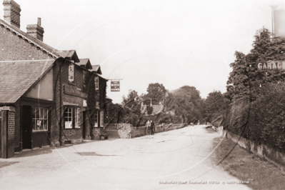 Picture of Berks - Swallowfield, Swallowfield Street, Bird in Hand Public House c1910s - N4348